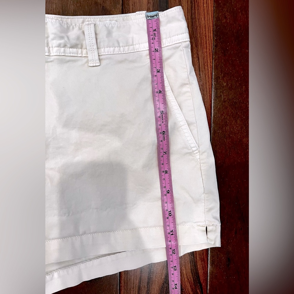 GAP Shorts - Picture 2 of 5